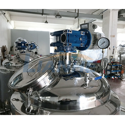 Sealed Type 500L Stainless Steel Mixing Tanks , Movable Cosmetic Mixing Equipment